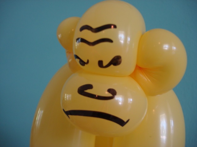 Grumpy-gorilla-balloon